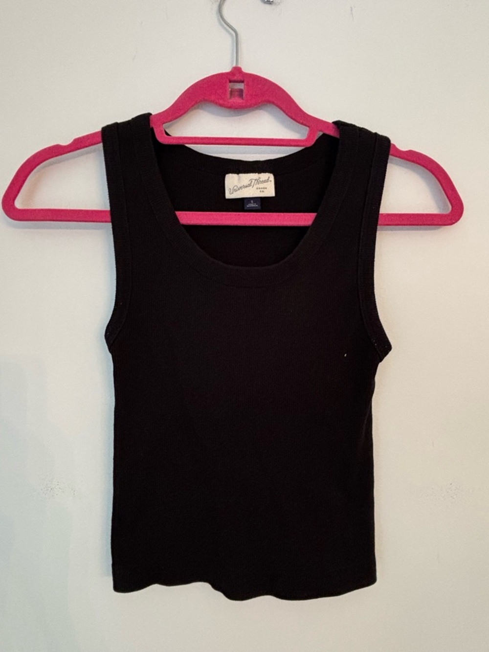 Universal Thread Classic Black Ribbed Cropped Tank Top
